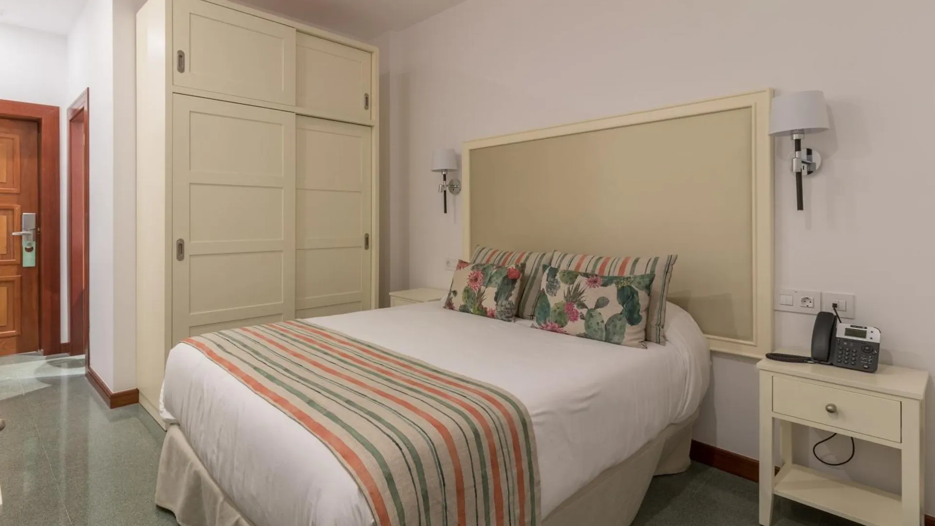 ***  Hotel Emblematico Holiday Time Santa Cruz de la Palma  Hiszpania